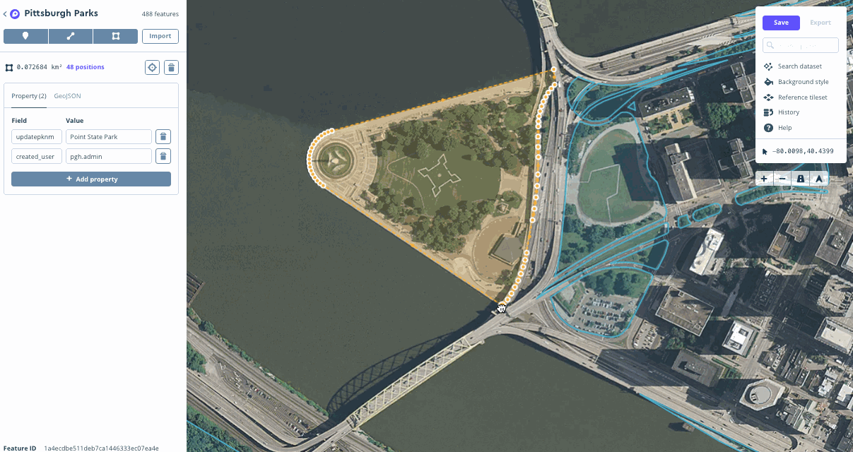 Illustrates how to edit the geometry and properties for one feature on the map.